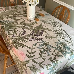 Boenle botanical tablecloth